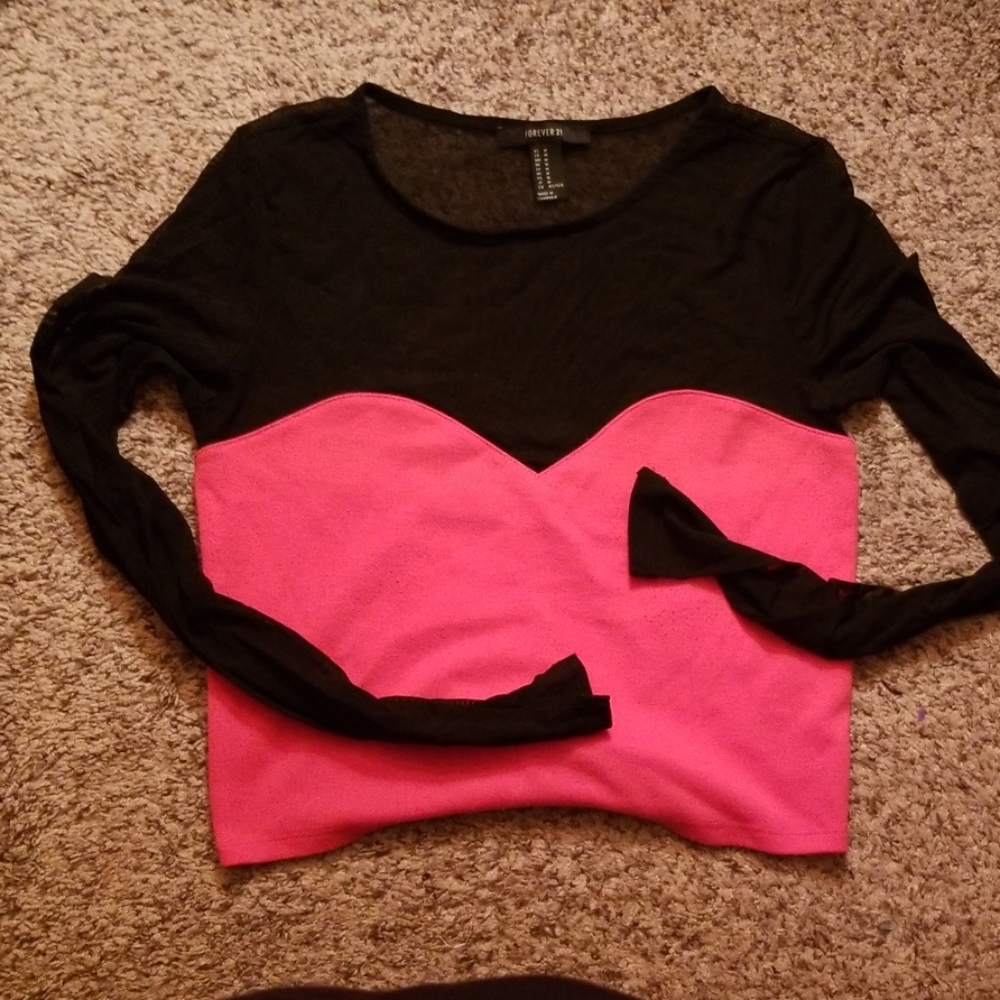 Mesh sweetheart design coral crop top!